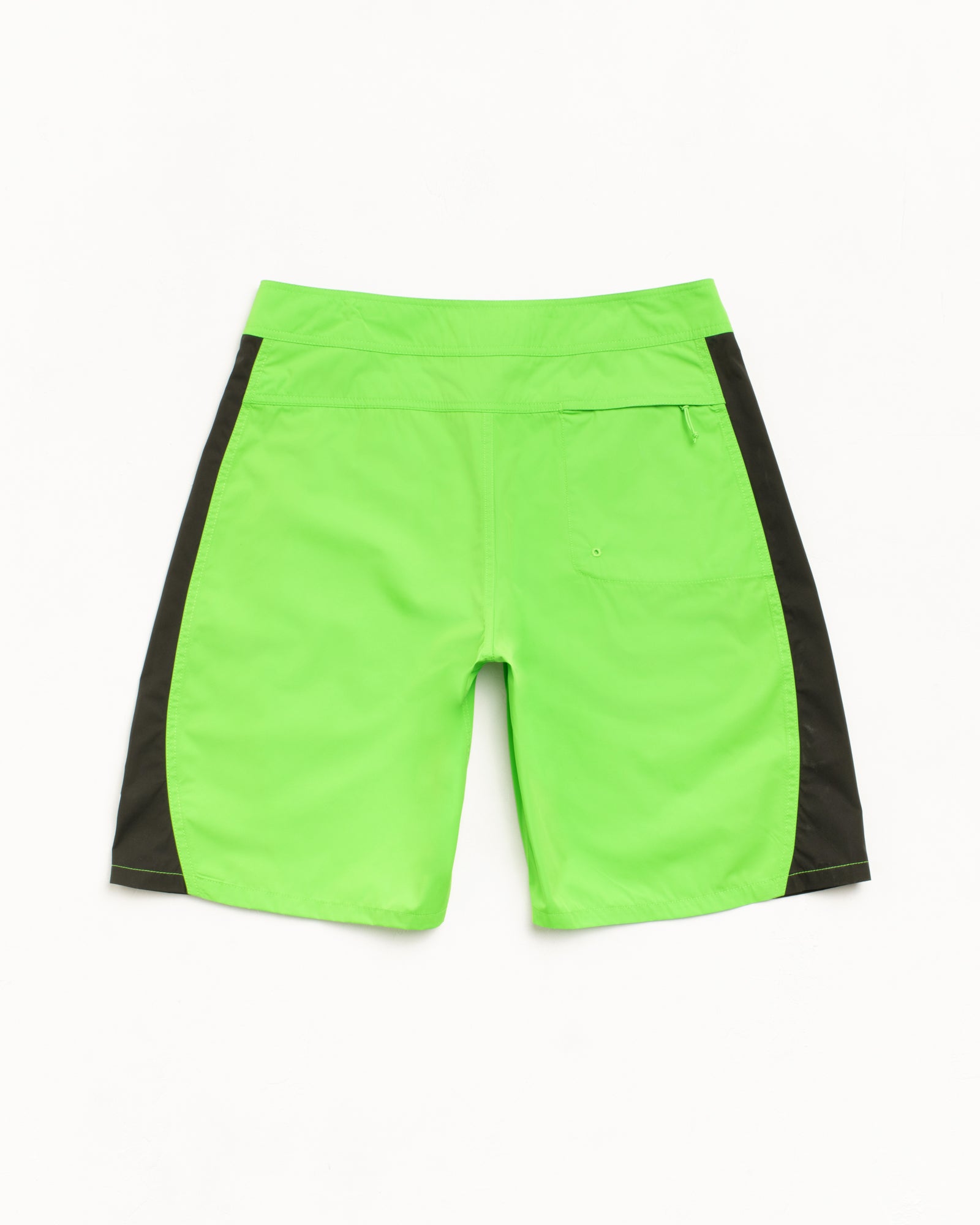 Curved Panel Board Short Mens Regular in the colour Green