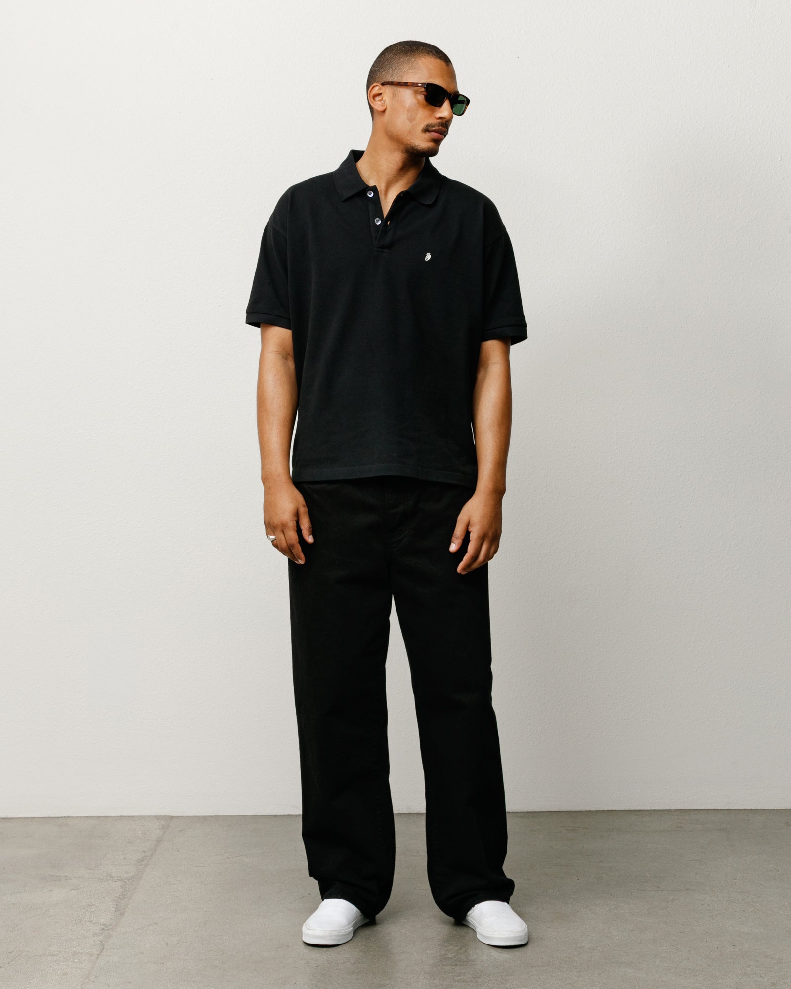 Classic Pique Polo Unisex Short Sleeve In Black With Chest Logo