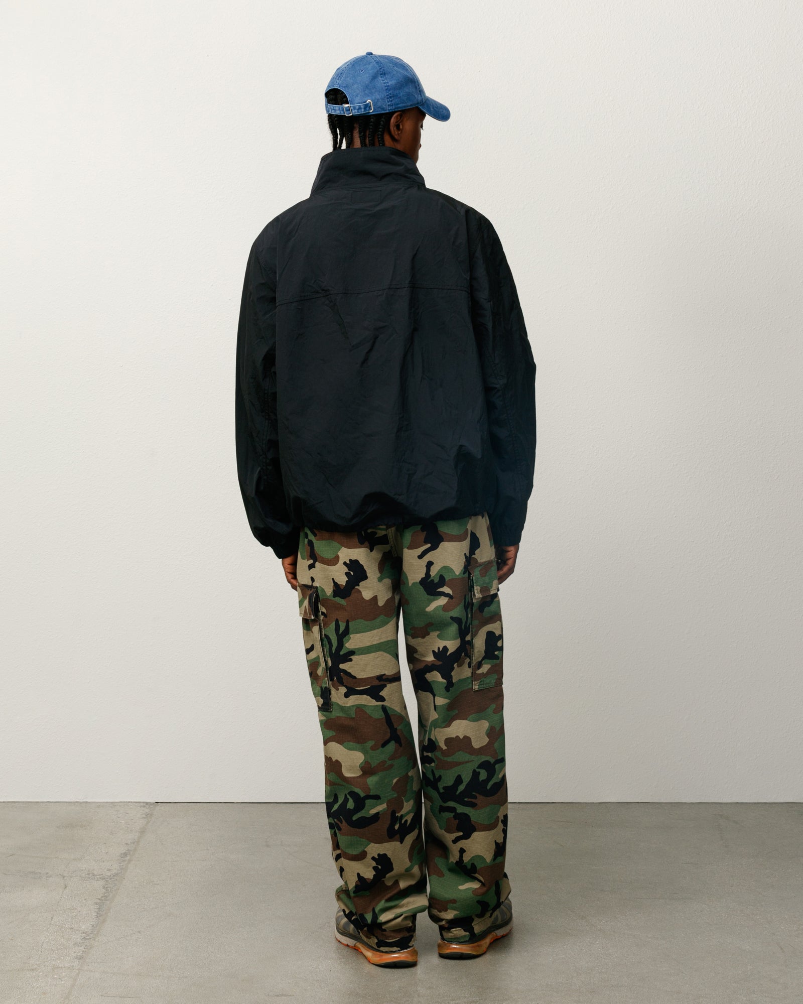 Warm Up Pullover – Black | Outerwear | Stüssy UK