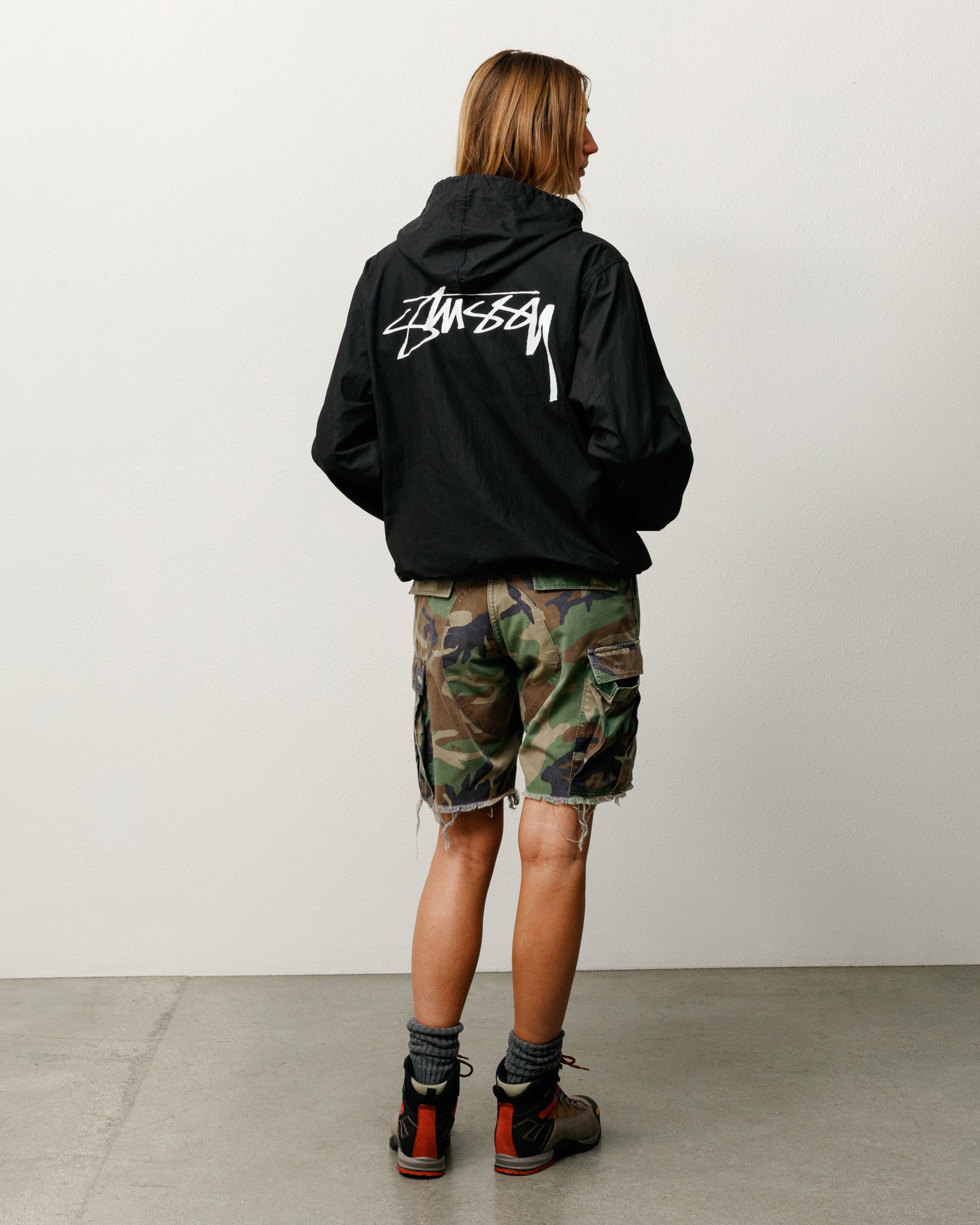 Beach Shell Cotton Wax Unisex Long Sleeve In Black