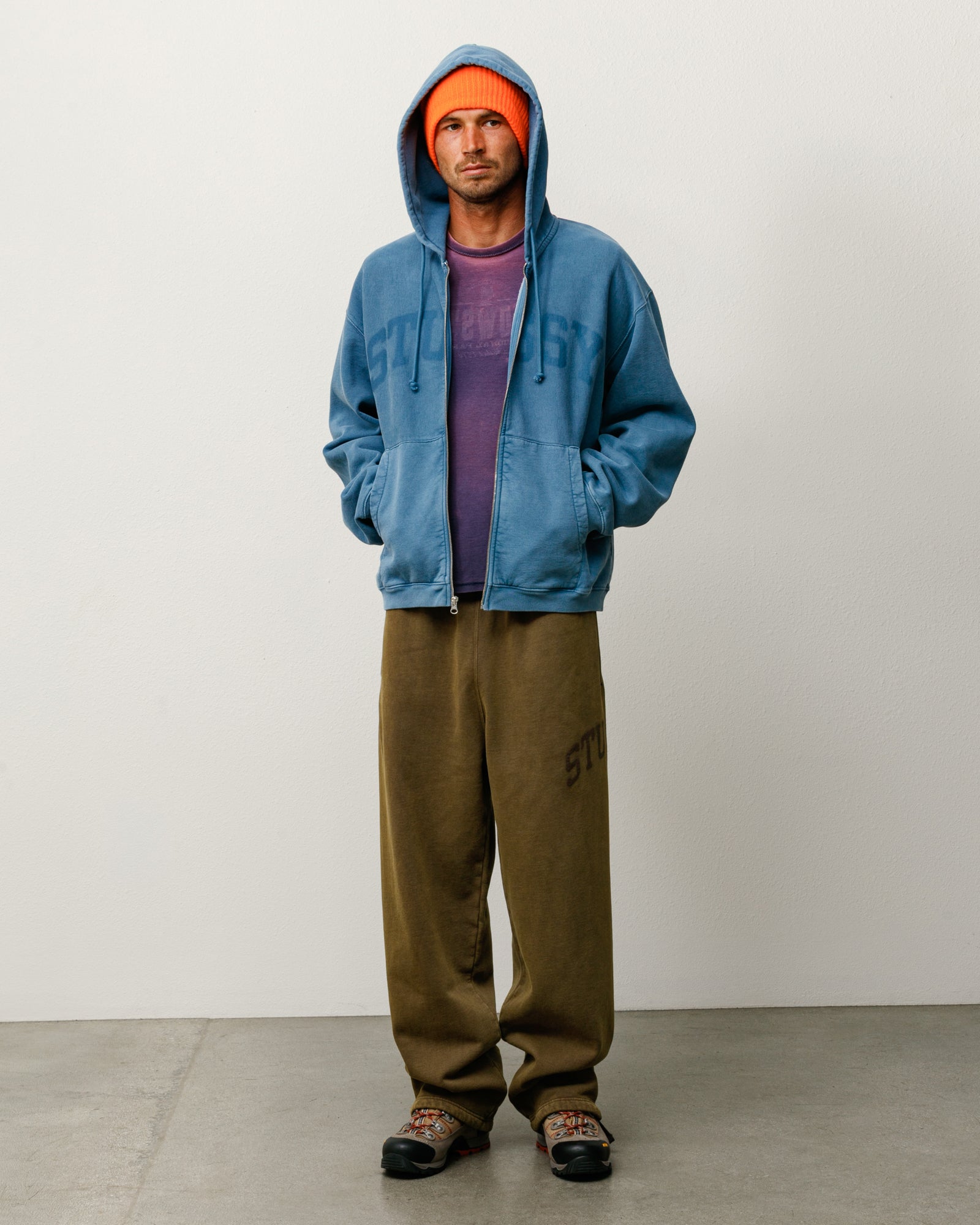 Faded Graphic Fleece Pant Unisex In Olive
