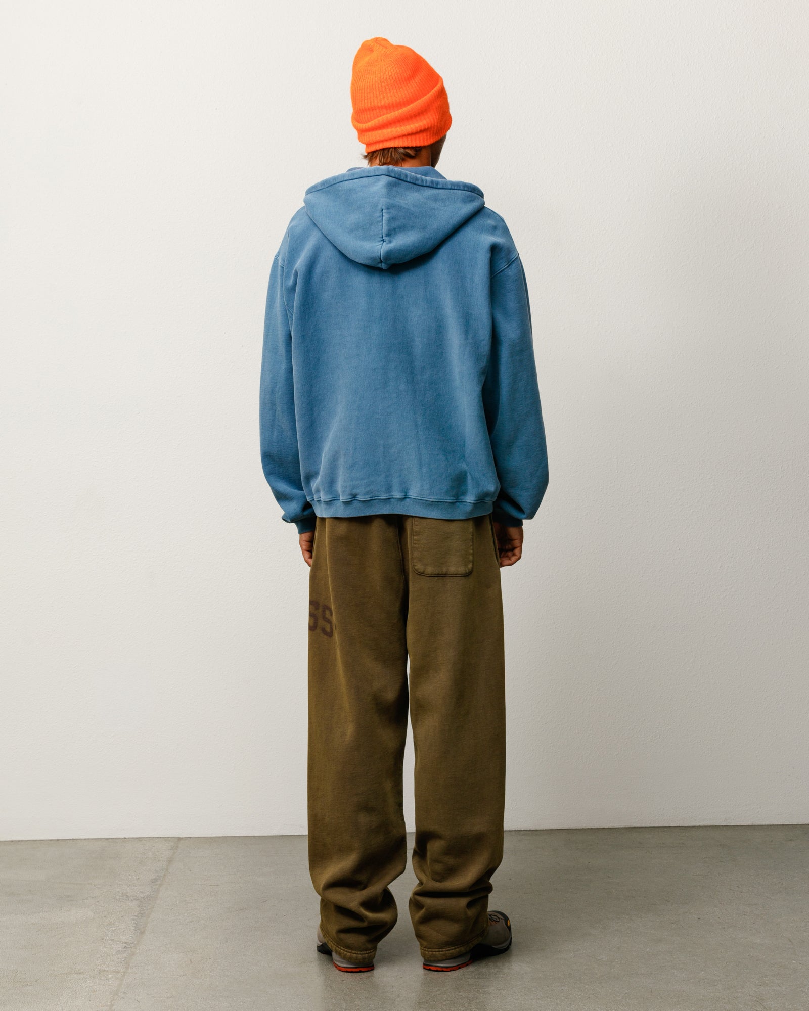 Faded Graphic Fleece Pant Unisex In Olive