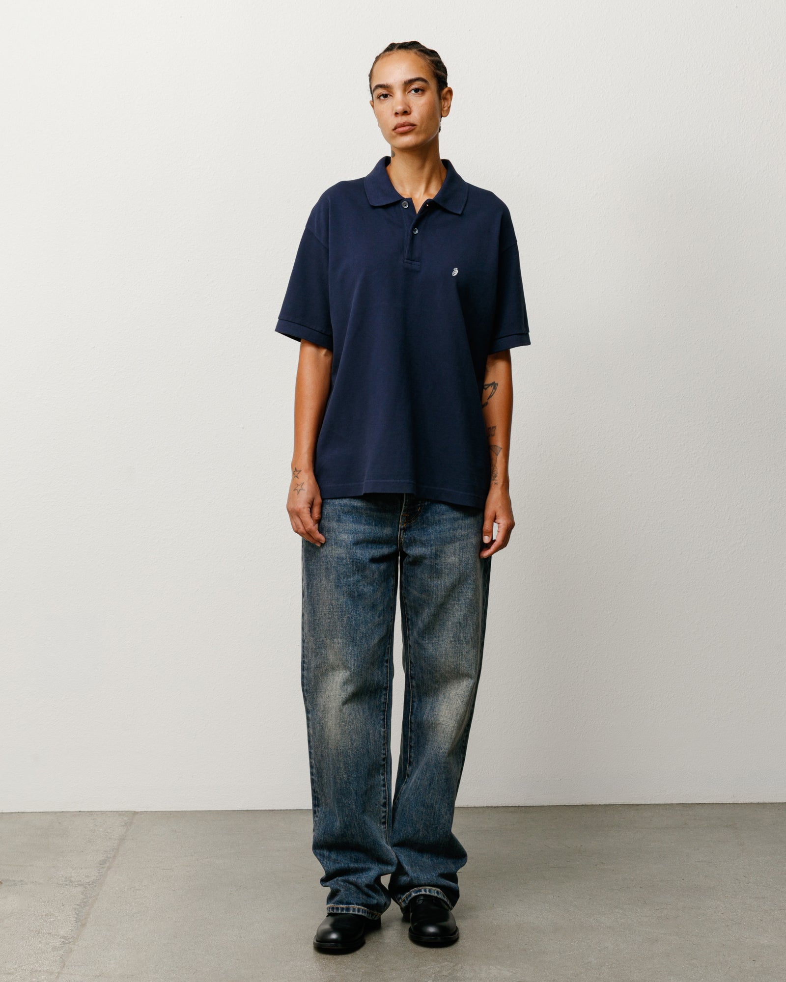 Unisex regular jeans in blue slub denim, on-body front view