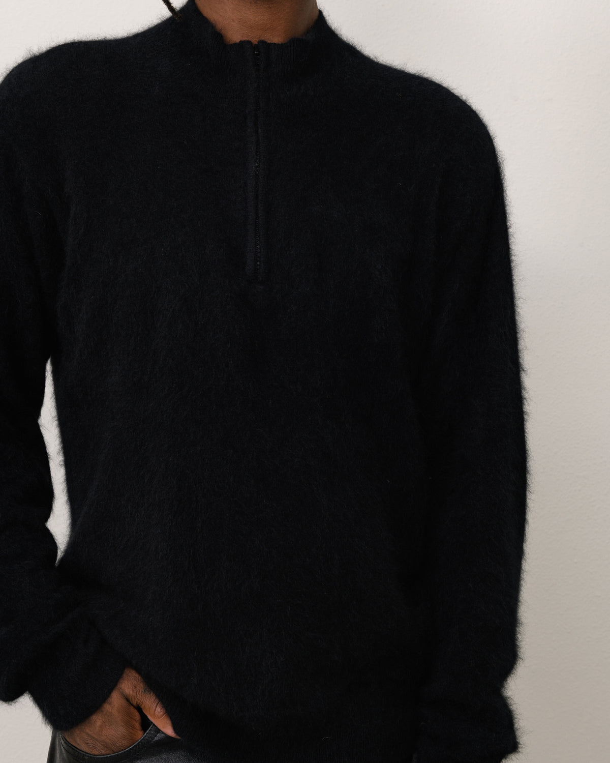 Brushed Cashmere Quarterzip Unisex Long Sleeve In Black