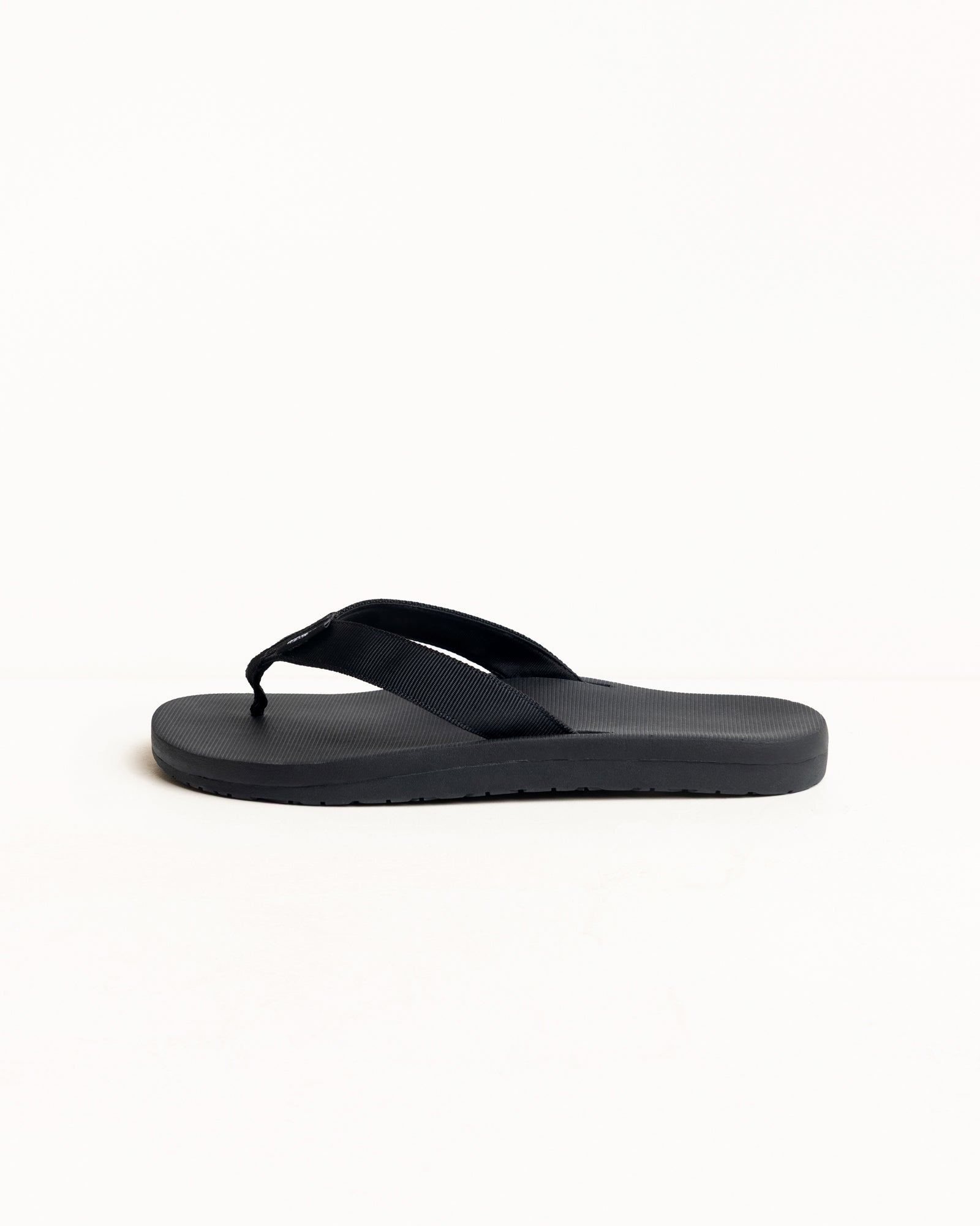 Rubber Flip-Flop Unisex In Black With Wide Strap