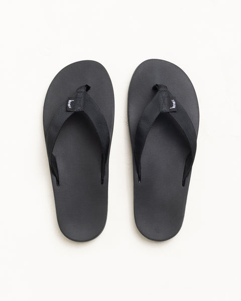 Rubber Flip-Flops Unisex In Black With Wide Straps And Textured Footbed