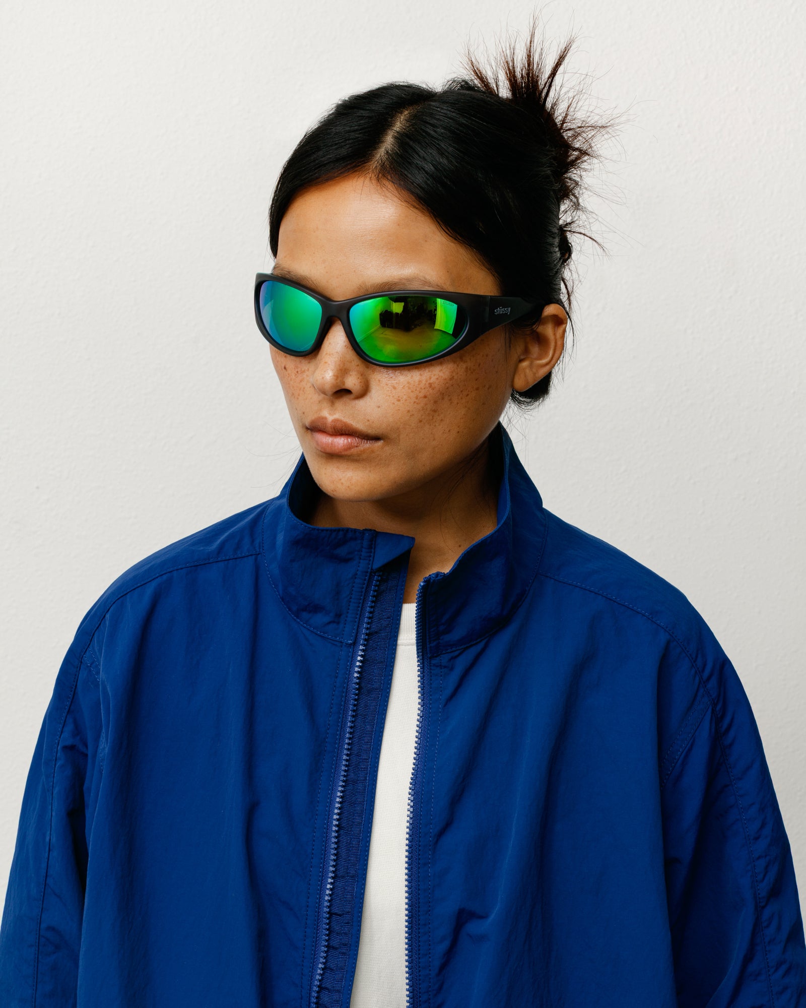 Adrian Sunglasses Unisex In Frost Grey/green Mirror Lens