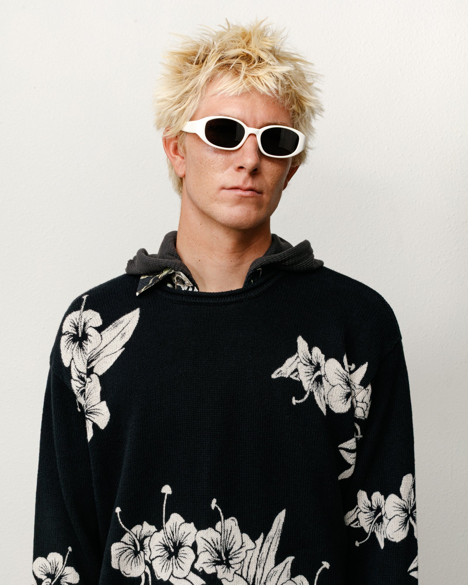 Roman Sunglasses Unisex In Bone/black Lens